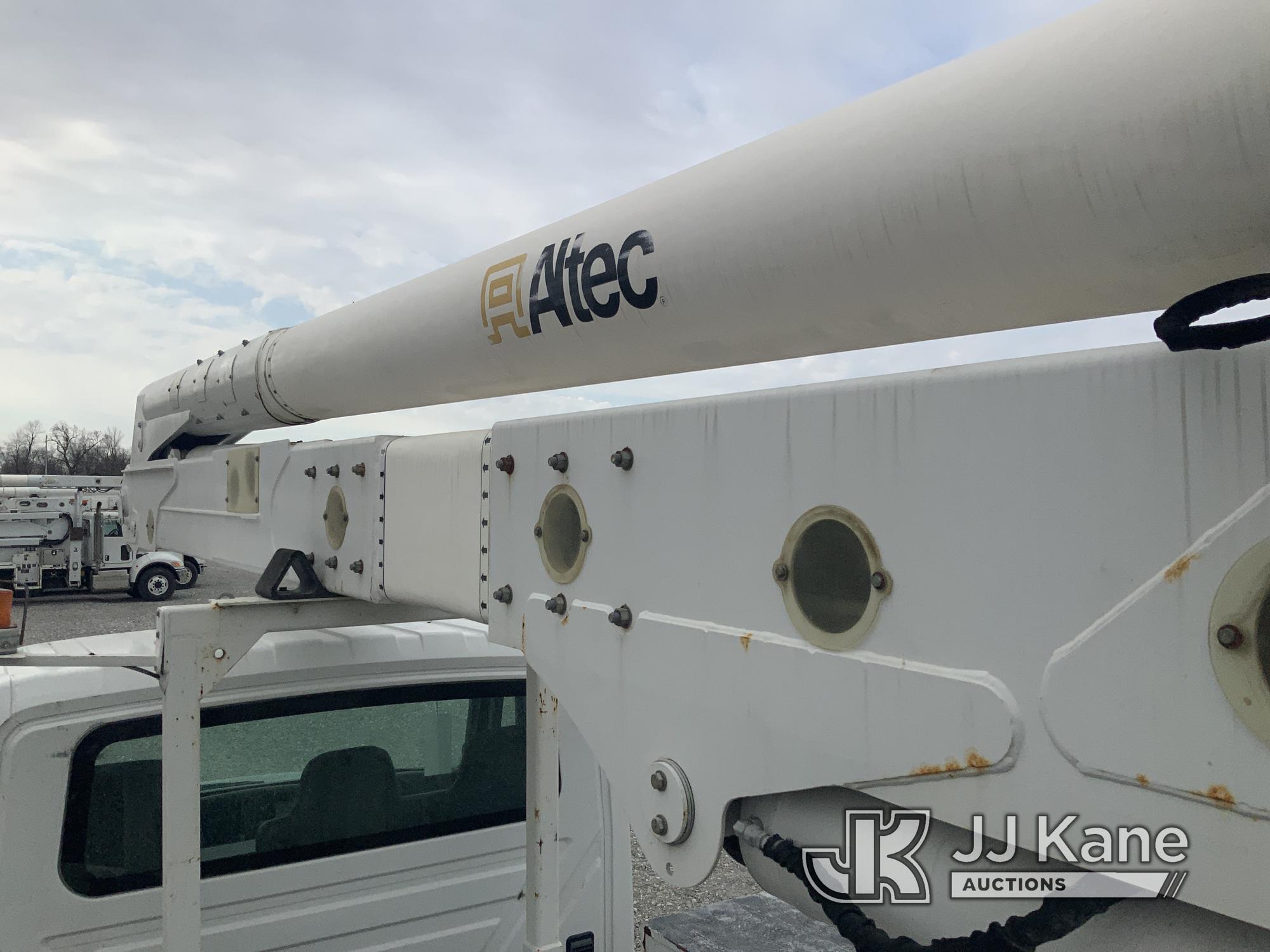 (Hawk Point, MO) Altec AA55, Bucket Truck rear mounted on 2016 International 4300 DuraStar Utility T