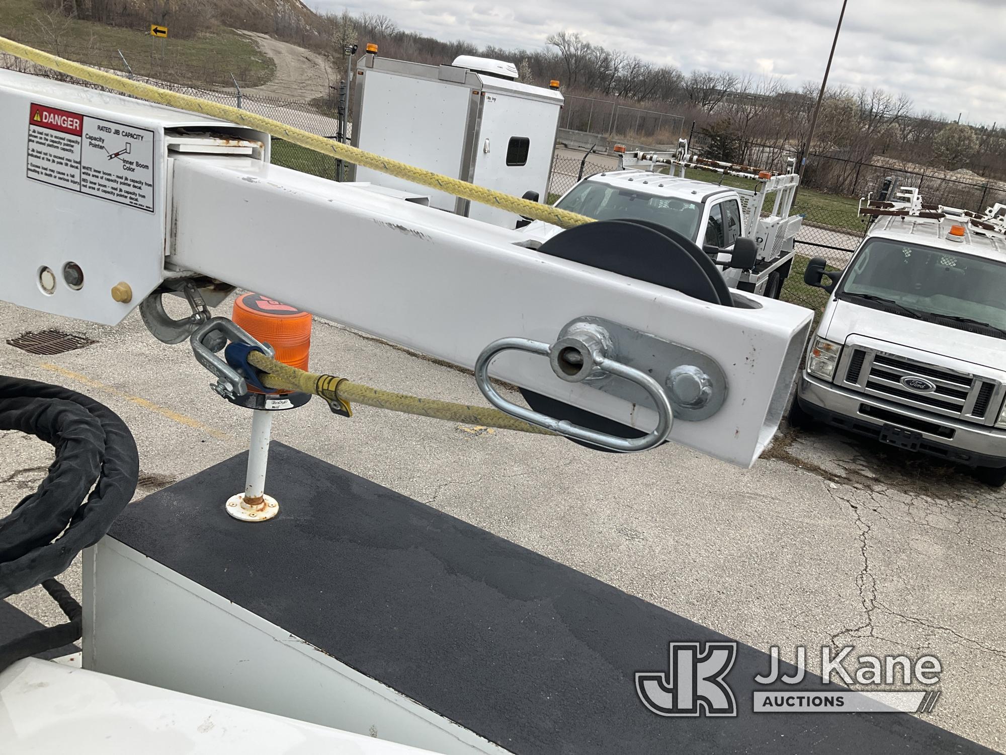 (Kansas City, MO) Versalift VST6000I0, Articulating & Telescopic Material Handling Bucket Truck moun