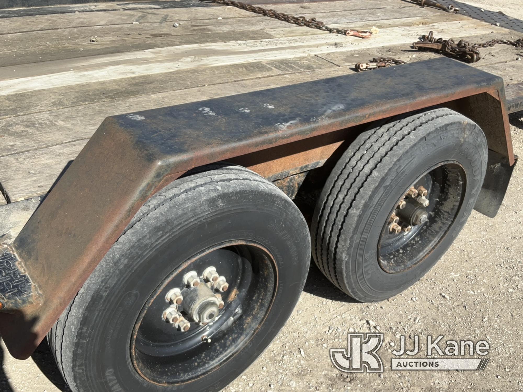 (Des Moines, IA) 2011 Felling FT-16 T/A Tagalong Equipment Trailer, Trailer 29ft 6in x 8ft 5in Deck