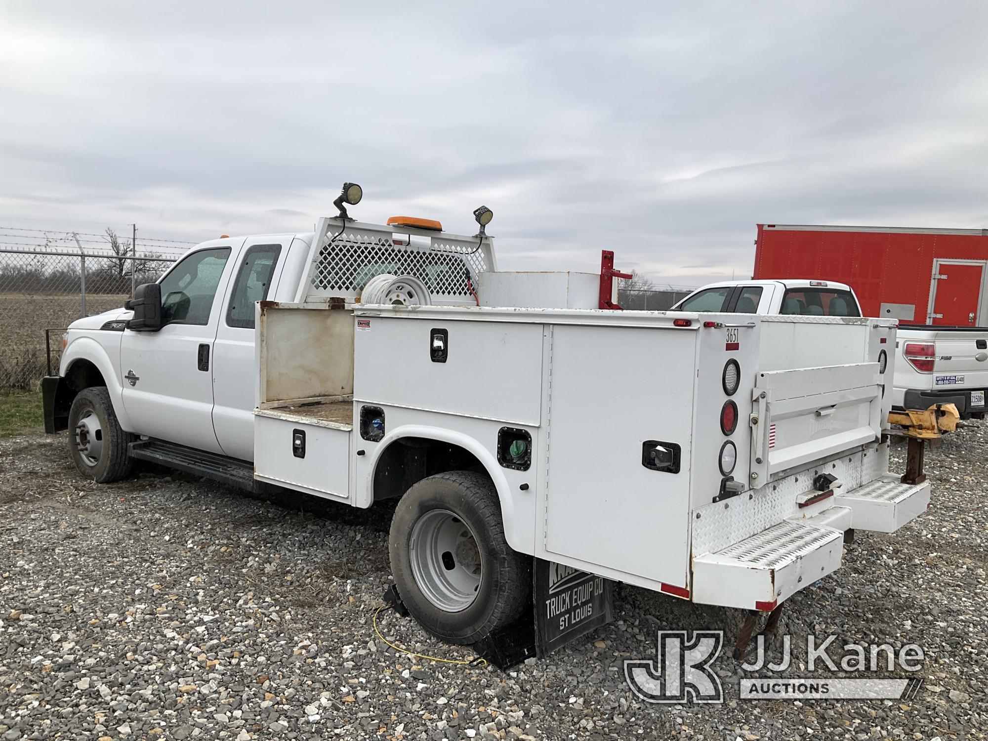 (Hawk Point, MO) 2014 Ford F350 4x4 Extended-Cab Service Truck Not Running, Condition Unknown, Parts