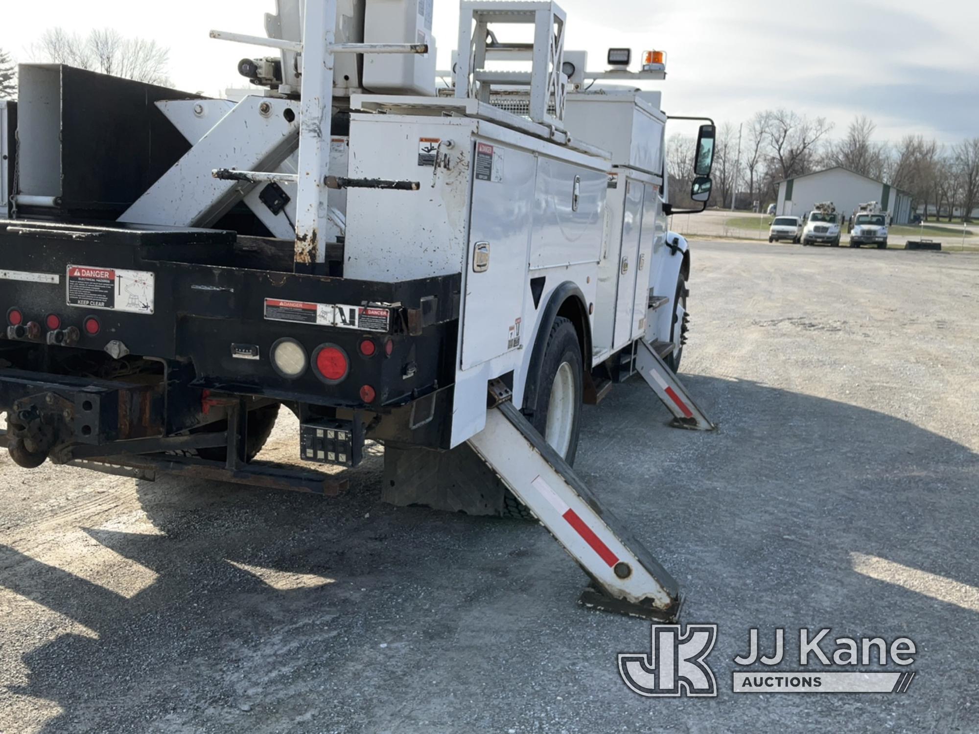 (Hawk Point, MO) Altec AN55E-0C, Material Handling Bucket rear mounted on 2016 Freightliner M2106 Ut
