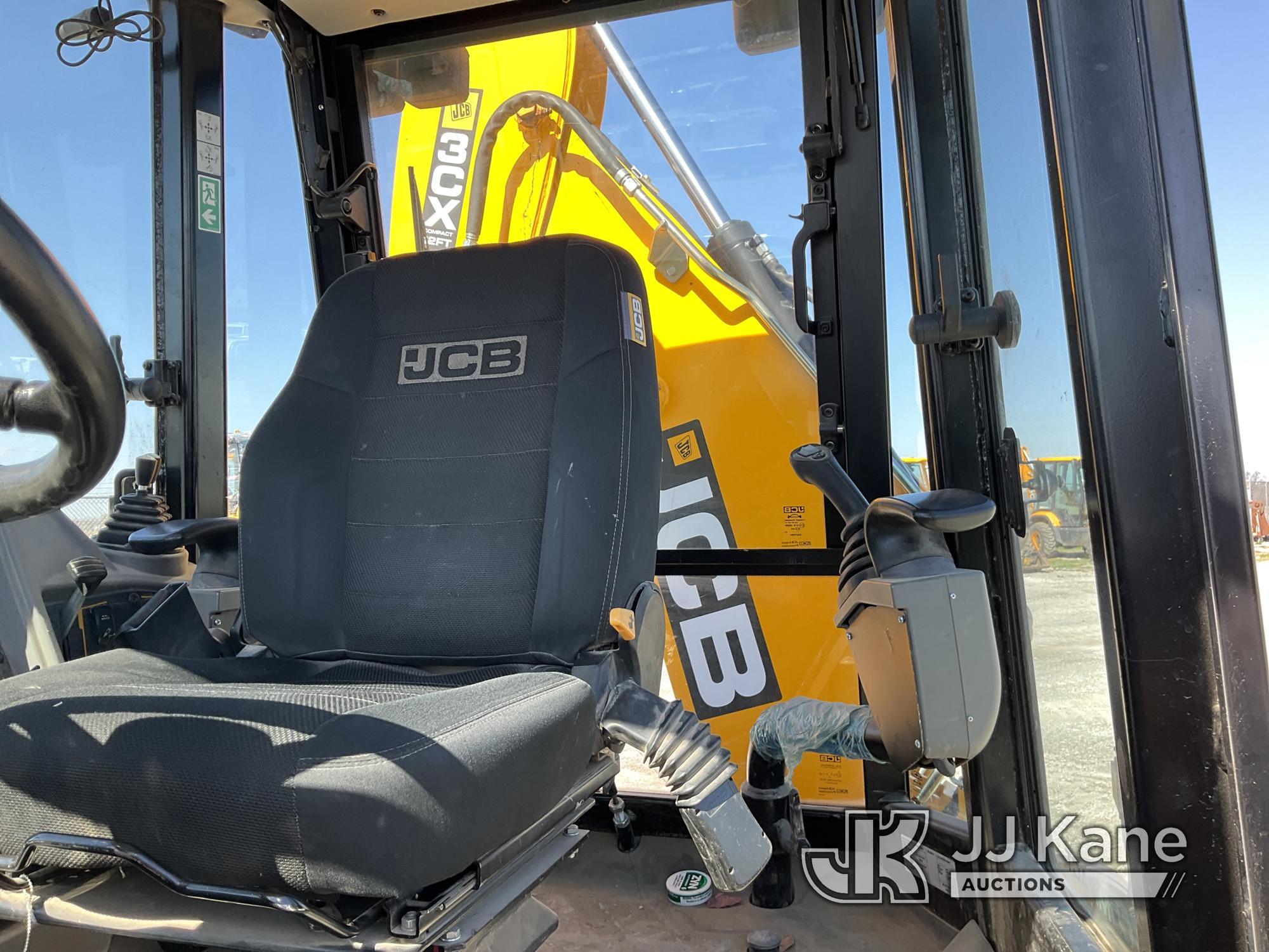 (Hawk Point, MO) 2019 JCB 3CX COMPACT Tractor Loader Backhoe Runs, Moves & Operates. (Crack in glass