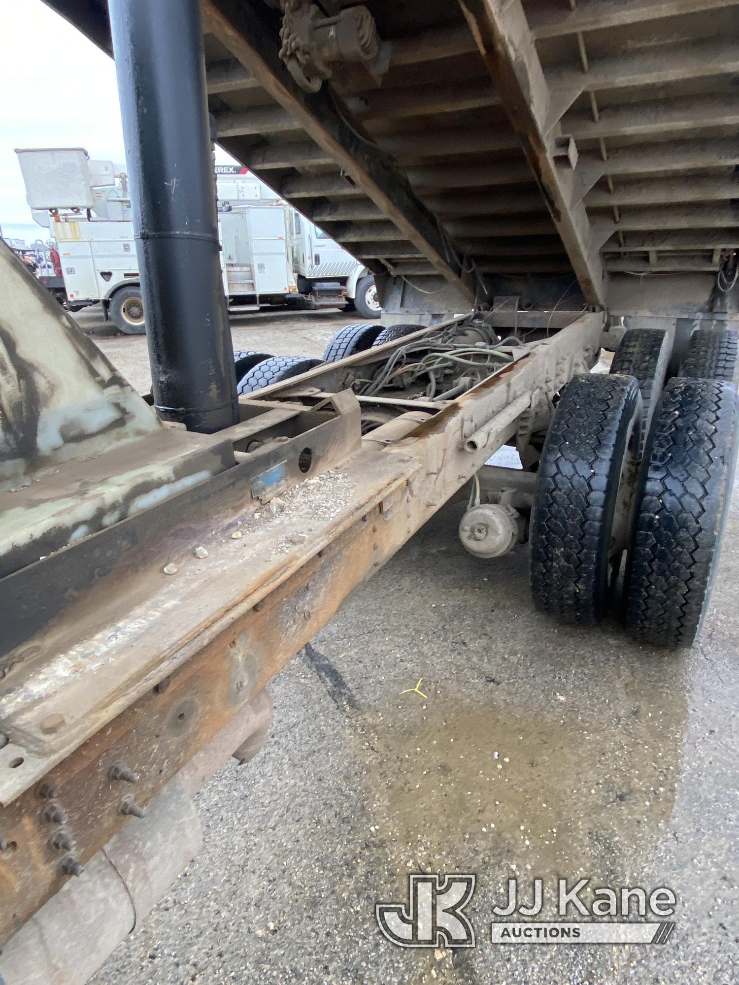(South Beloit, IL) 2005 GMC C8500 Dump Truck Runs, Moves, Dump Operates. Rust, Body Damage - See Pho