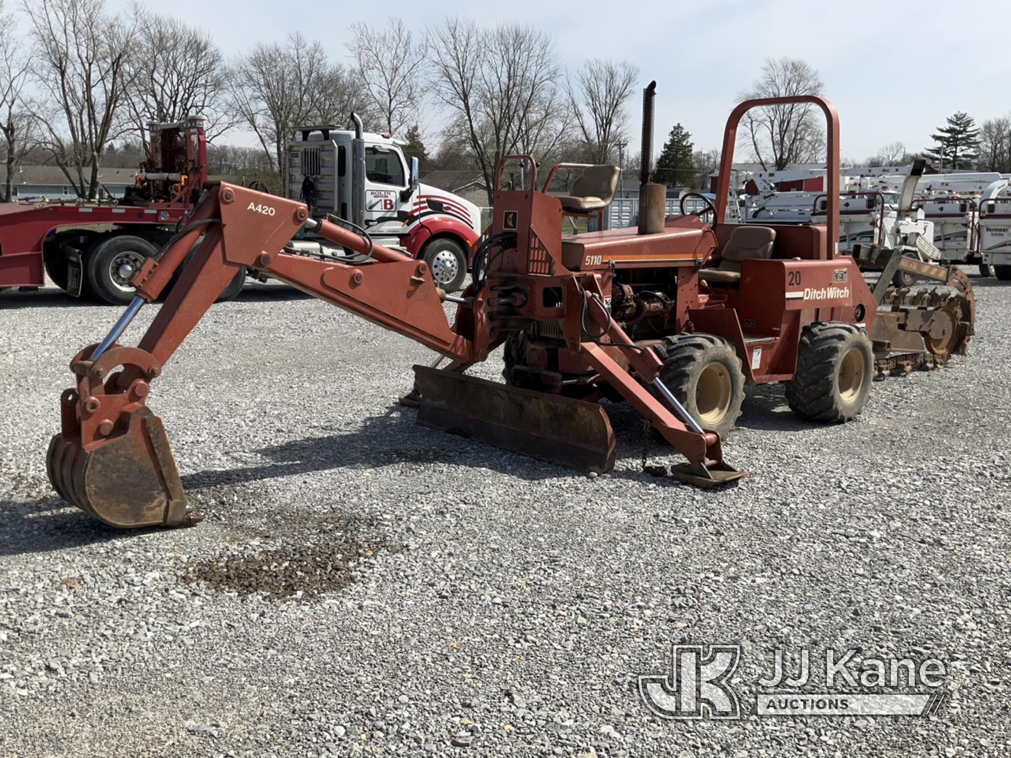 (Hawk Point, MO) 1986 Ditch Witch 5110DD Rubber Tired Trencher Runs & Operates.