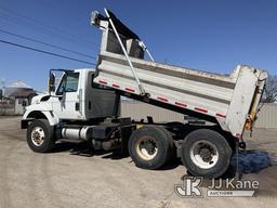 (South Beloit, IL) 2016 International WorkStar 7400 T/A Dump Truck Runs, Moves & Dump Bed Operates)