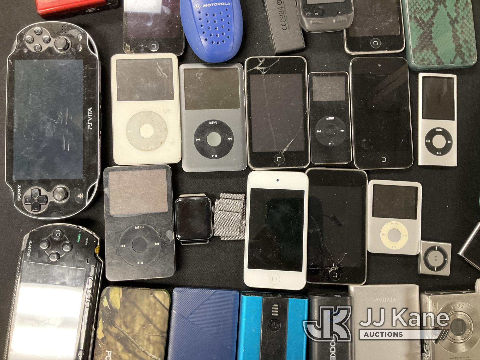(Jurupa Valley, CA) iPods Used
