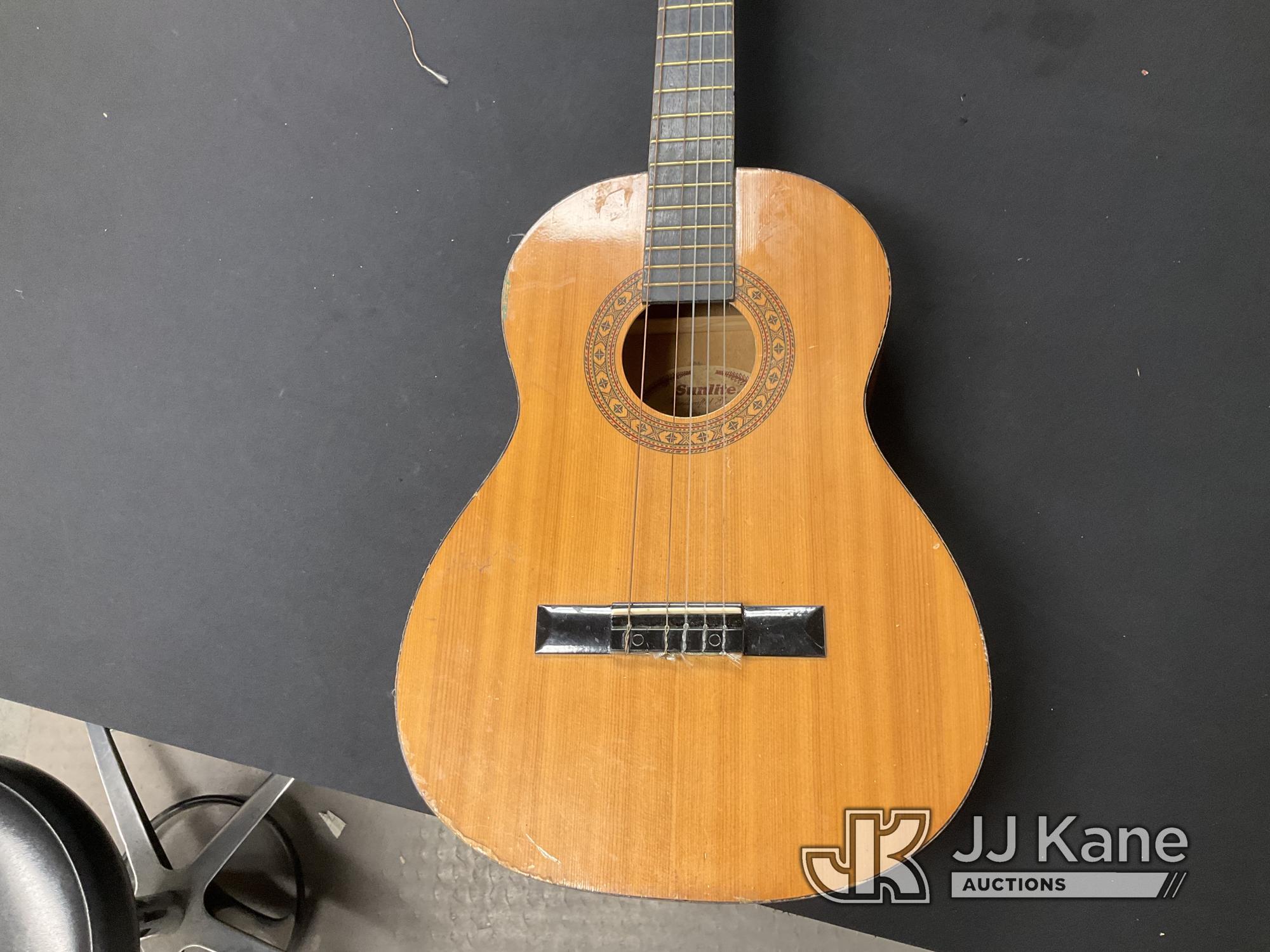(Jurupa Valley, CA) Sunlite Acoustic Guitar Used