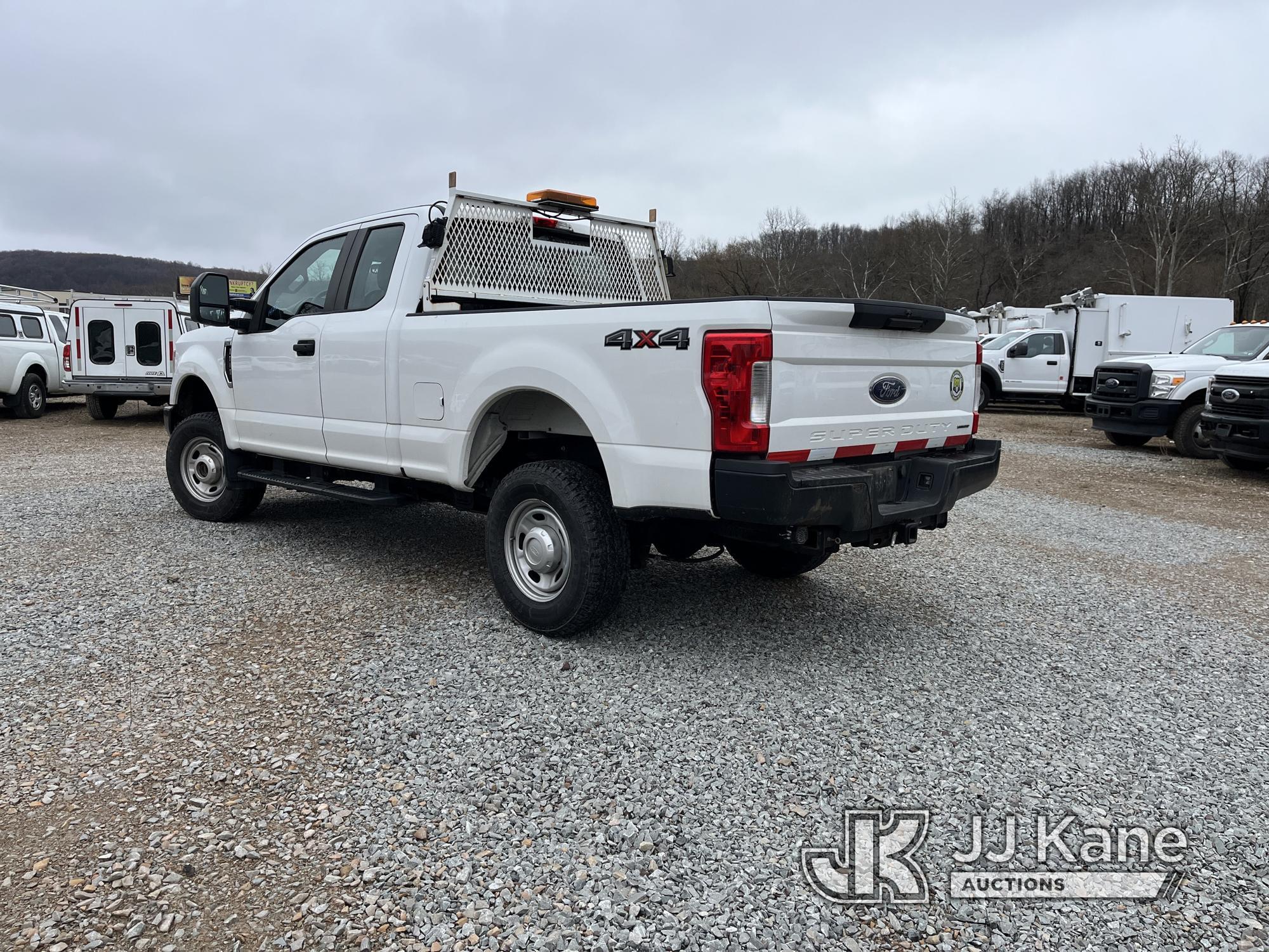 (Smock, PA) 2017 Ford F250 4x4 Extended-Cab Pickup Truck Runs & Moves, Rust & Paint Damage