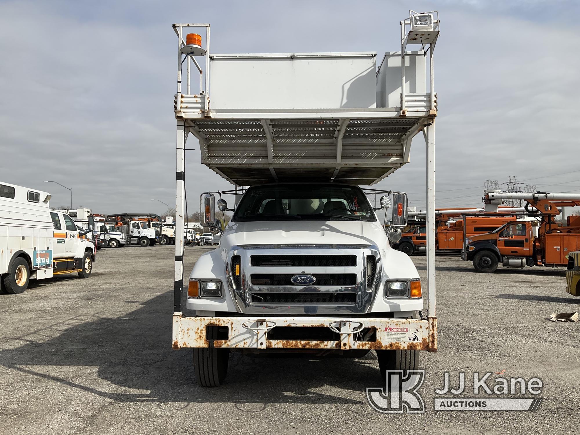 (Plymouth Meeting, PA) Versalift V0255REV-02, Over-Center Bucket Truck mounted behind cab on 2010 Fo
