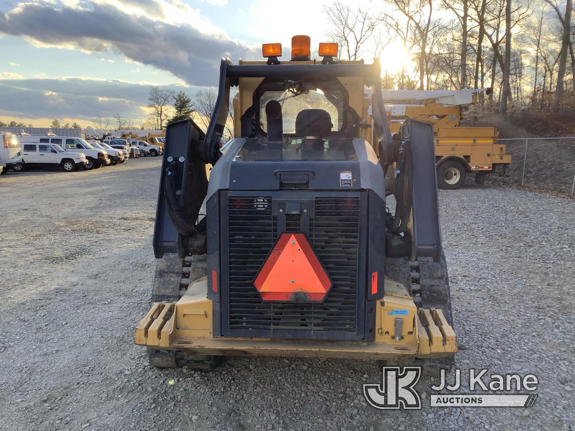 (Shrewsbury, MA) 2016 John Deere 331G Crawler Skid Steer Loader Runs, Moves & Operates