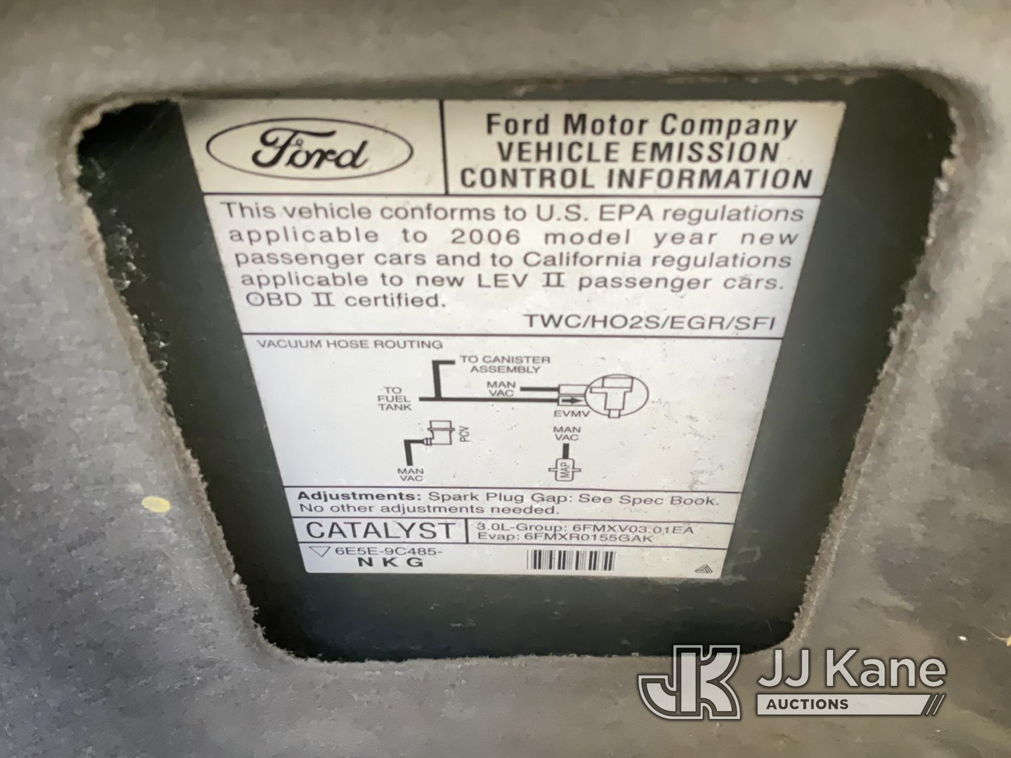 (Jurupa Valley, CA) 2006 Ford Fusion 4-Door Sedan Runs & Moves, Air Bag Light Is On