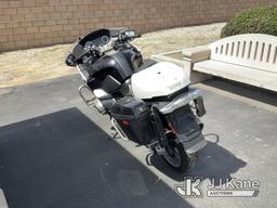 (Jurupa Valley, CA) 2016 BMW R1200RT Motorcycle Runs & Moves, Warning Lights Are On , Missing  Winds