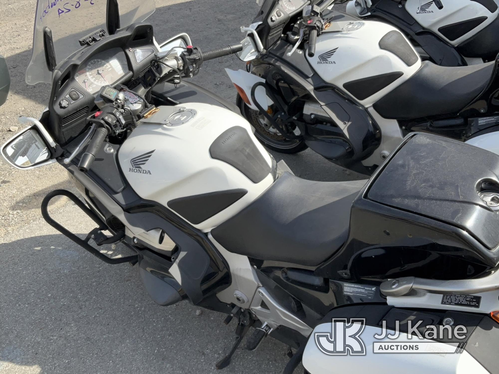 (Jurupa Valley, CA) 2015 Honda ST1300PA Motorcycle Runs & Moves, ABS Light Is On