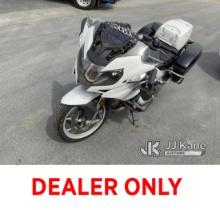 2016 BMW R1200RT Motorcycle Runs & Moves, Warning Lights Are on , Missing Parts