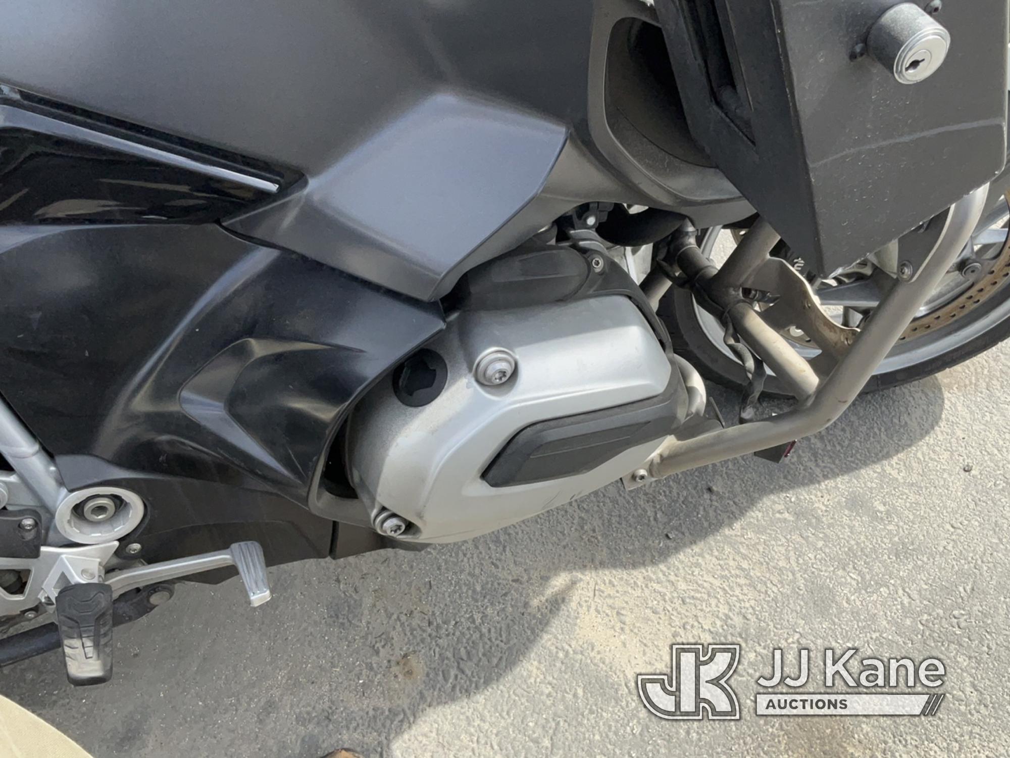 (Jurupa Valley, CA) 2016 BMW R1200RT Motorcycle Runs But Does Not Move ,Bad Clutch , Warning Lights