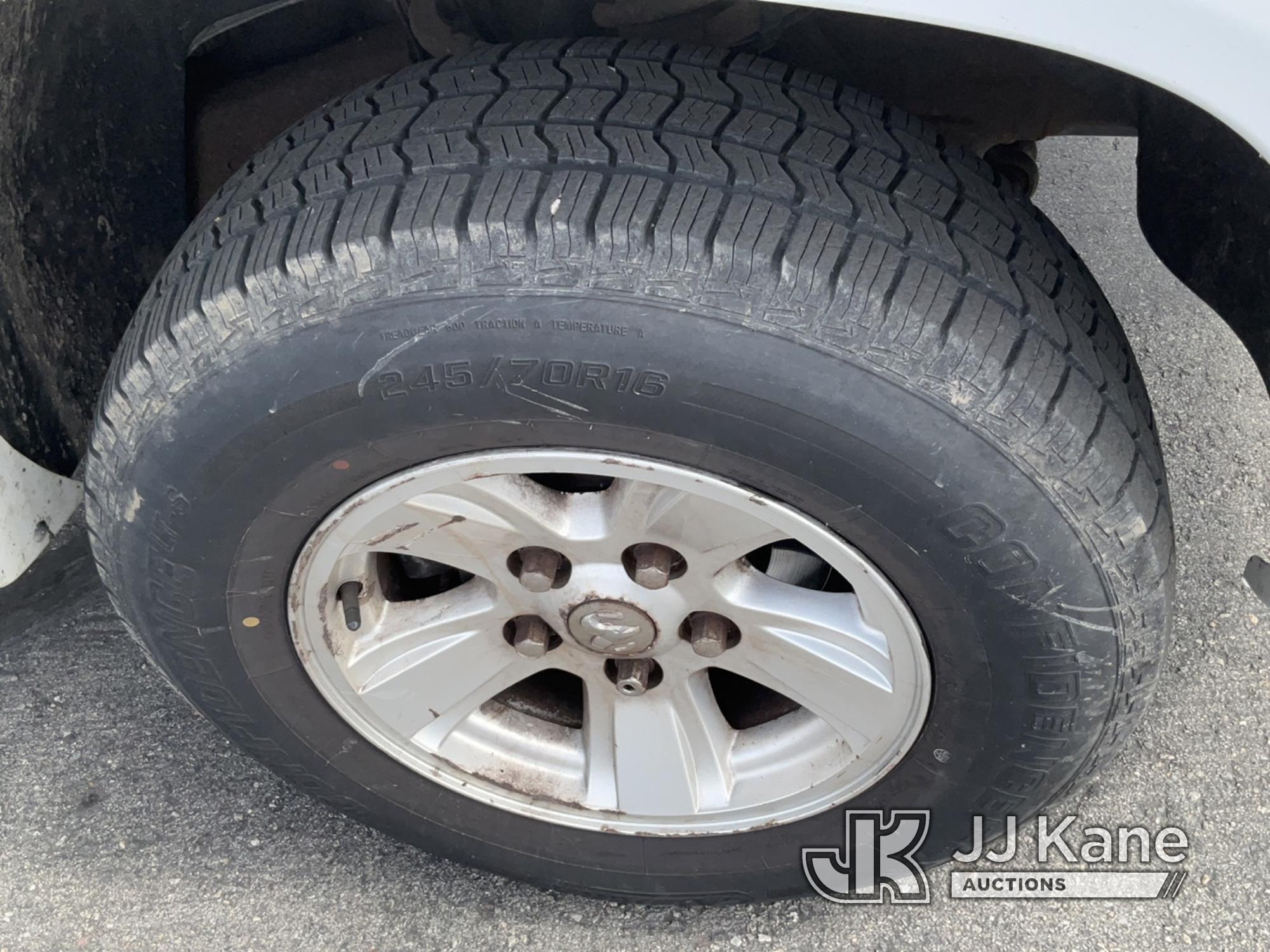 (Salt Lake City, UT) 2011 Dodge Dakota 4x4 Extended-Cab Pickup Truck Runs & Moves) (Body Damage
