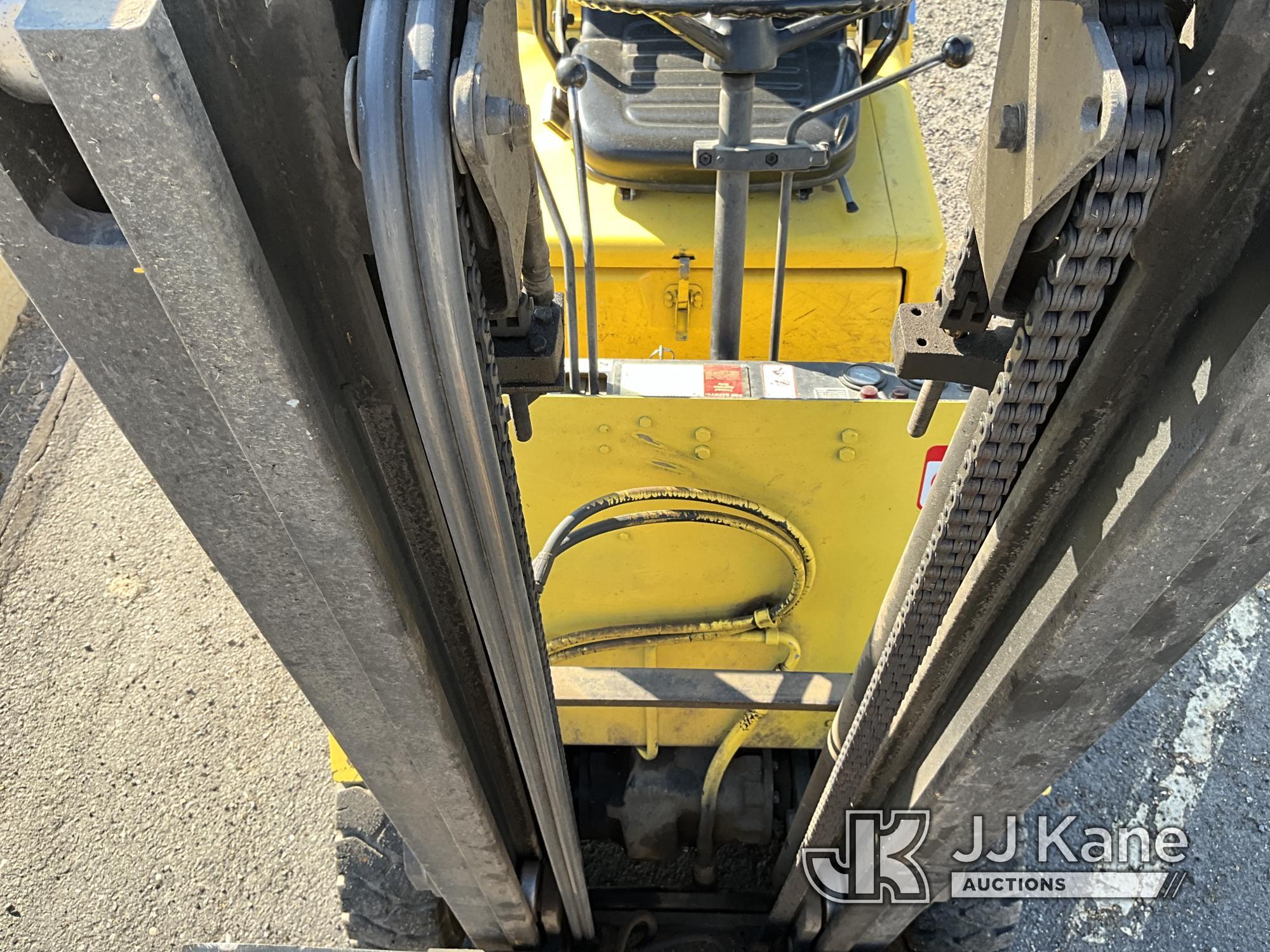 (Lewiston, ID) 1986 Hyster H25XL Pneumatic Tired Forklift Runs, Moves & Operates