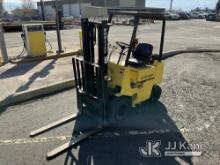1986 Hyster H25XL Pneumatic Tired Forklift Runs, Moves & Operates