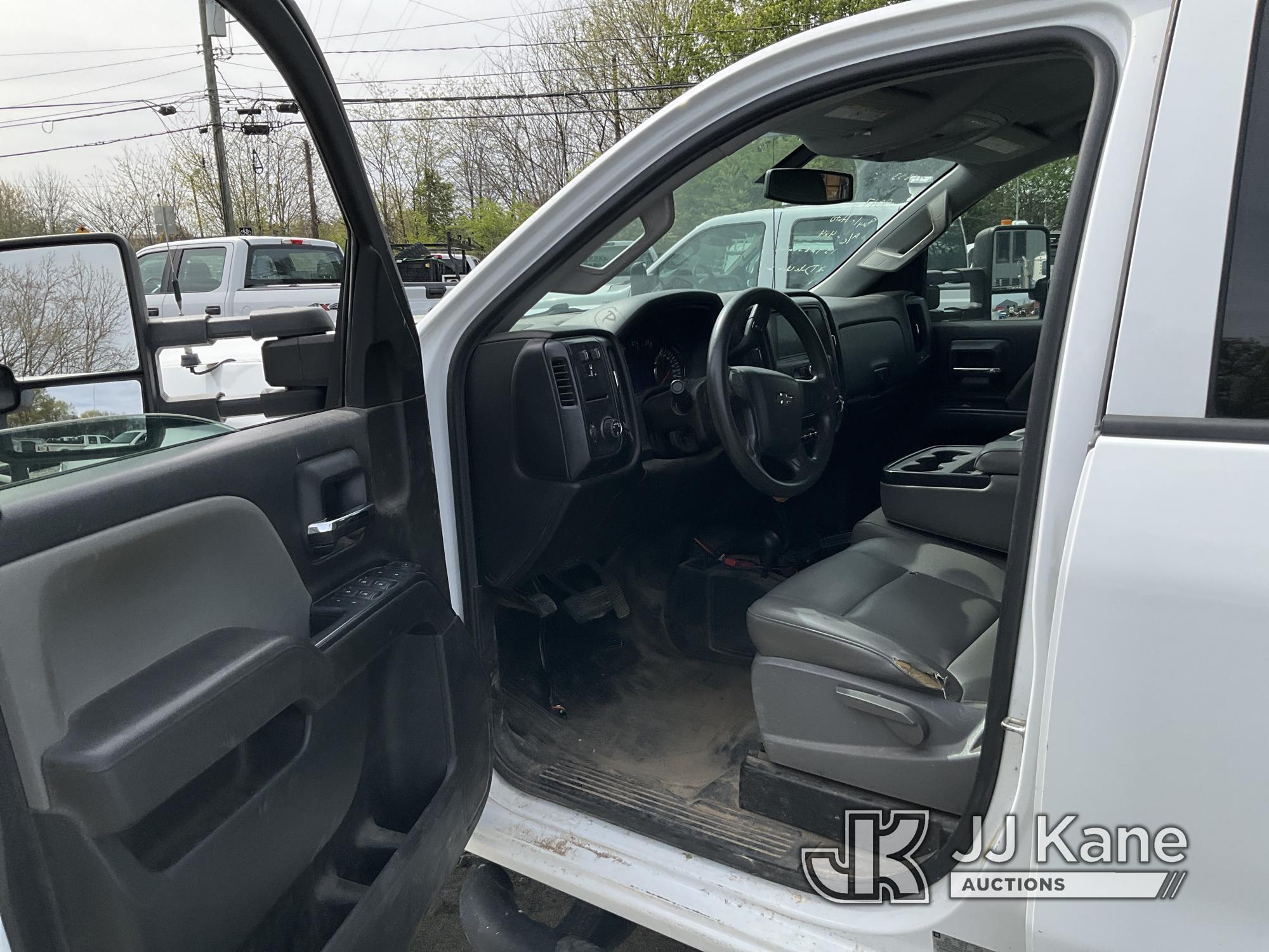 (Charlotte, NC) 2017 Chevrolet Silverado 2500HD 4x4 Extended-Cab Pickup Truck Duke Unit) (Runs & Mov