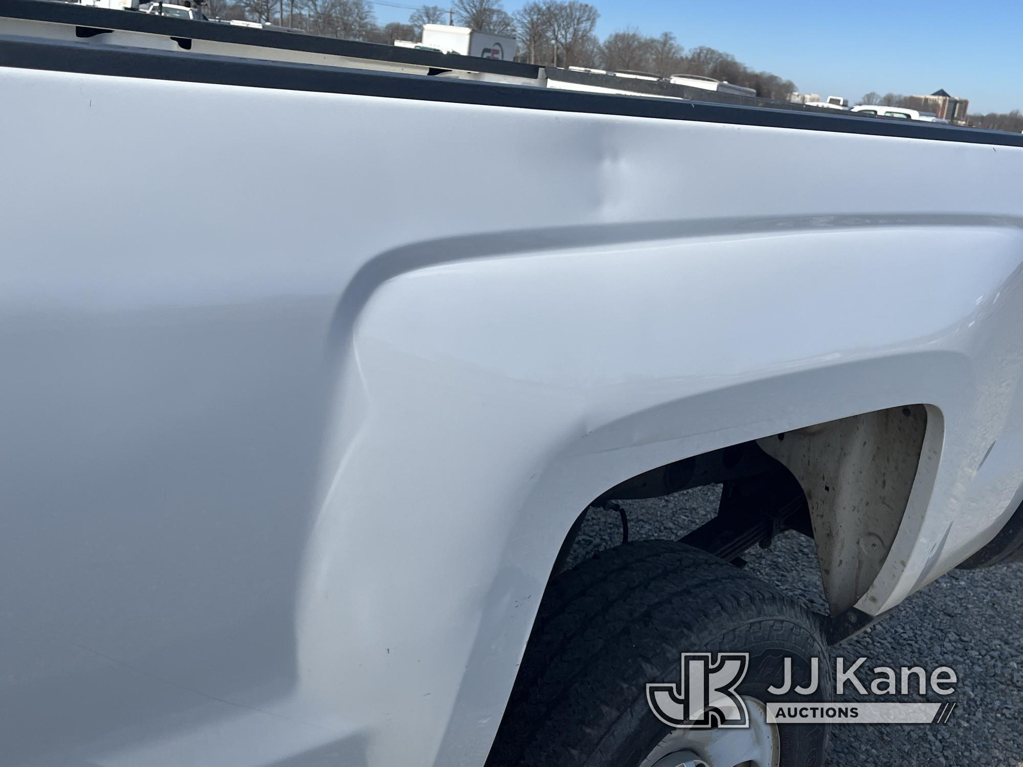 (Charlotte, NC) 2015 Chevrolet Silverado 2500HD 4x4 Crew-Cab Pickup Truck Runs & Moves) (Body Damage