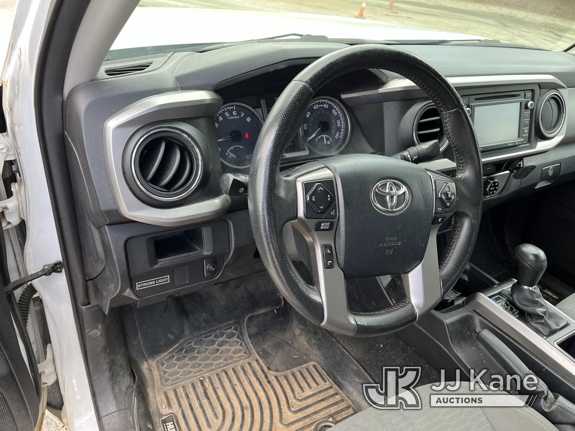 (Chester, VA) 2017 Toyota Tacoma 4x4 Extended-Cab Pickup Truck Runs & Moves