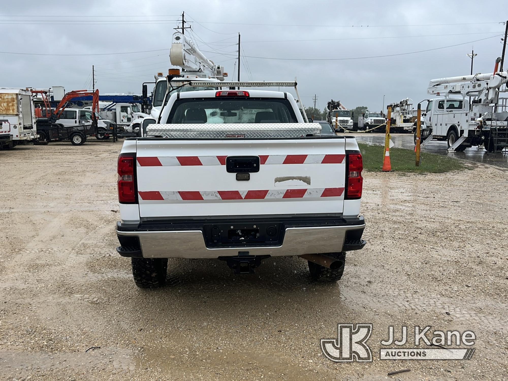 (Houston, TX) 2016 Chevrolet Silverado 2500HD 4x4 Extended-Cab Pickup Truck Runs & Moves) (Starts Wi