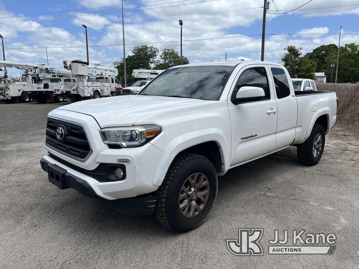 (Tampa, FL) 2017 Toyota Tacoma 4x4 Extended-Cab Pickup Truck Runs & Moves)(Paint & Body Damage