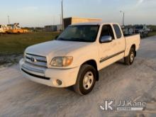 2006 Toyota Tundra Extended-Cab Pickup Truck Runs & Moves) (Jump To Start, ABS Light On, Body Damage