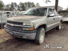 2000 Chevrolet Silverado 2500 4x4 Extended-Cab Pickup Truck Not Running, Condition Unknown, Missing 