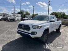 2017 Toyota Tacoma 4x4 Extended-Cab Pickup Truck Runs & Moves) (Body Damage