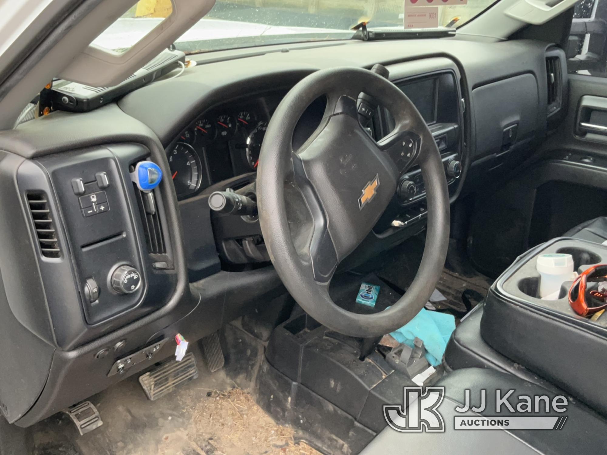 (Charlotte, NC) 2018 Chevrolet Silverado 2500HD Crew-Cab Pickup Truck Not Running Condition Unknown)
