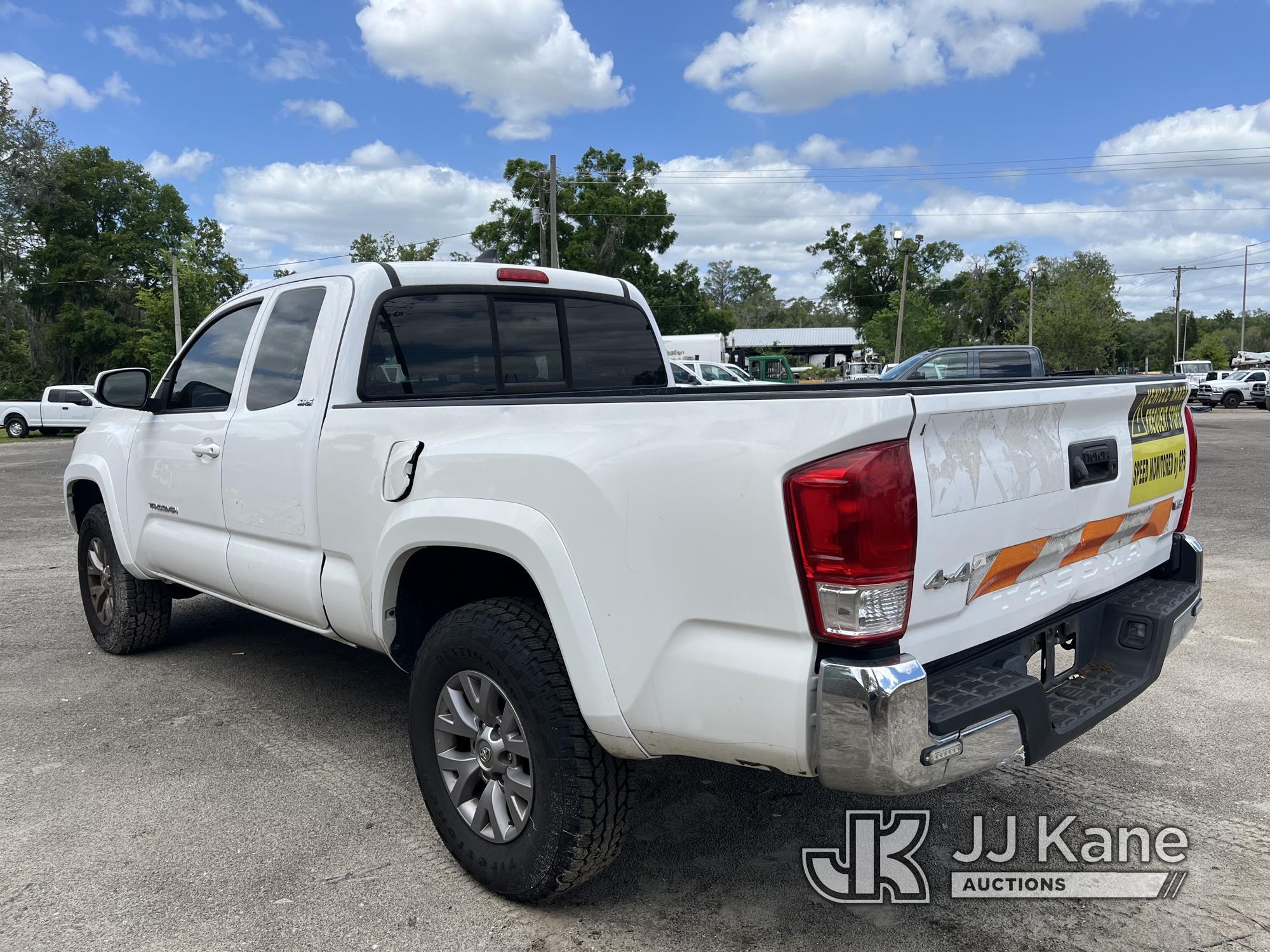 (Tampa, FL) 2017 Toyota Tacoma 4x4 Extended-Cab Pickup Truck Runs & Moves)(Paint & Body Damage