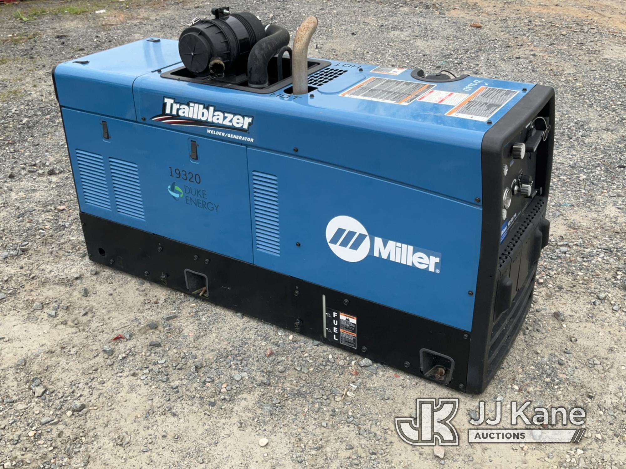 (Charlotte, NC) Miller Trailblazer 302 Air Pak Welder/Generator Duke Unit) (Runs With Jump Box