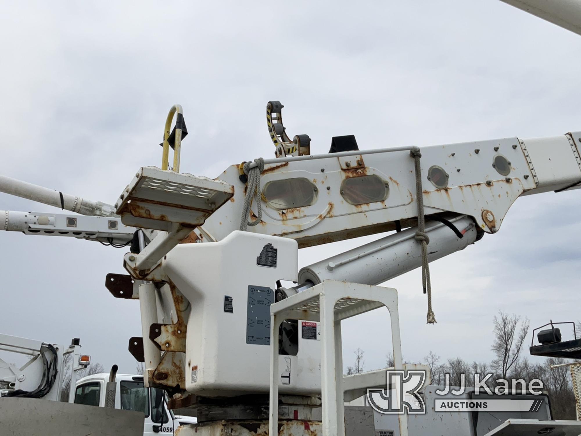 (Verona, KY) Altec AA55E, Material Handling Bucket Truck rear mounted on 2013 International 4300 Dur
