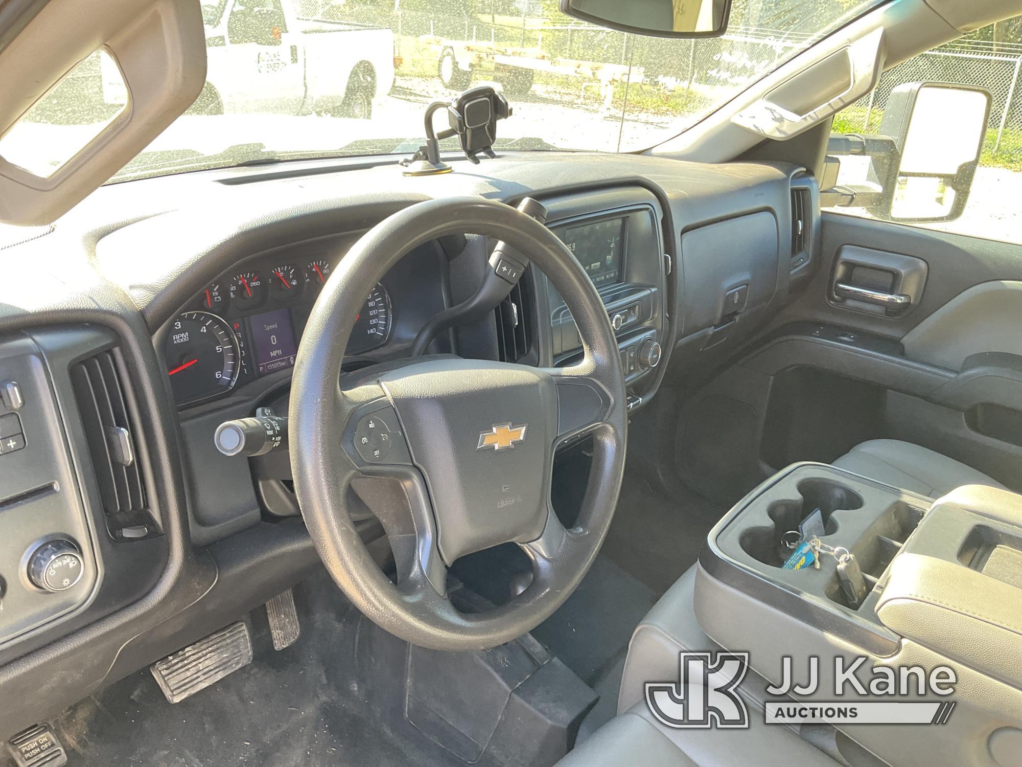(Charlotte, NC) 2019 Chevrolet Silverado 3500HD 4x4 Crew-Cab Service Truck Runs & Moves