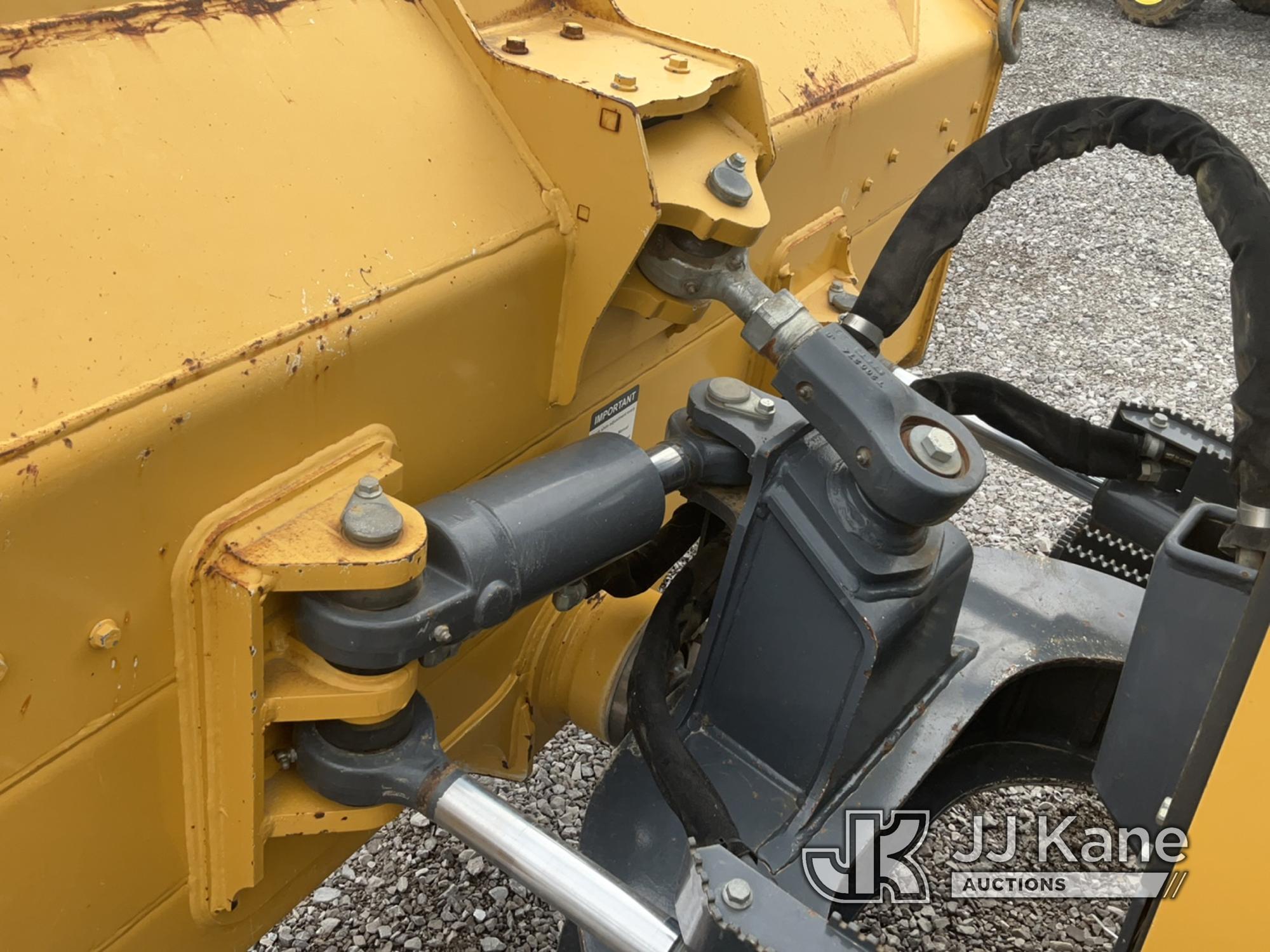 (Verona, KY) 2018 John Deere 650K Crawler Tractor Runs, Moves & Operates) (Seller Notes: Rear Winch