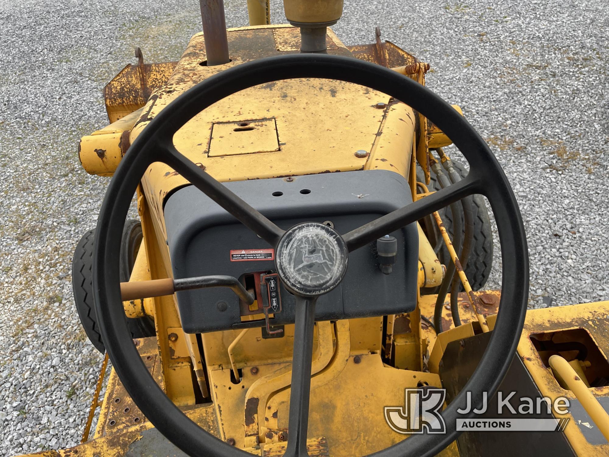 (Columbiana, AL) 1998 John Deere 310C Tractor Loader Backhoe, (Municipality Owned) Runs, Moves & Ope