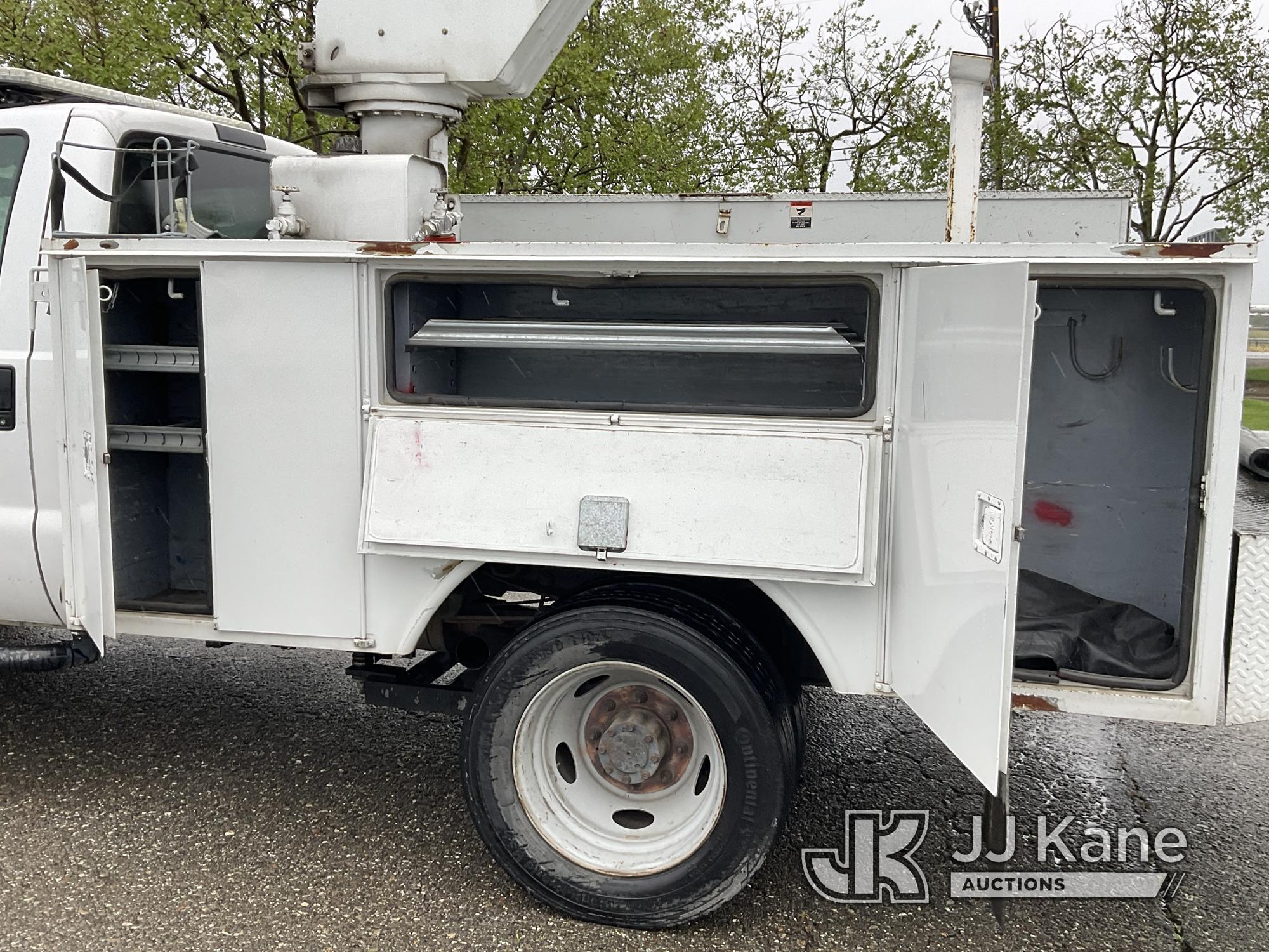 (Dixon, CA) Altec AT37G, mounted behind cab on 2002 Ford F550 Service Truck Runs Rough, Engine Bay S