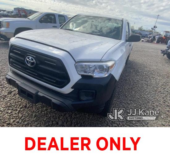 (Dixon, CA) 2017 Toyota Tacoma 4x4 Extended-Cab Pickup Truck Not Running)( Body Damage