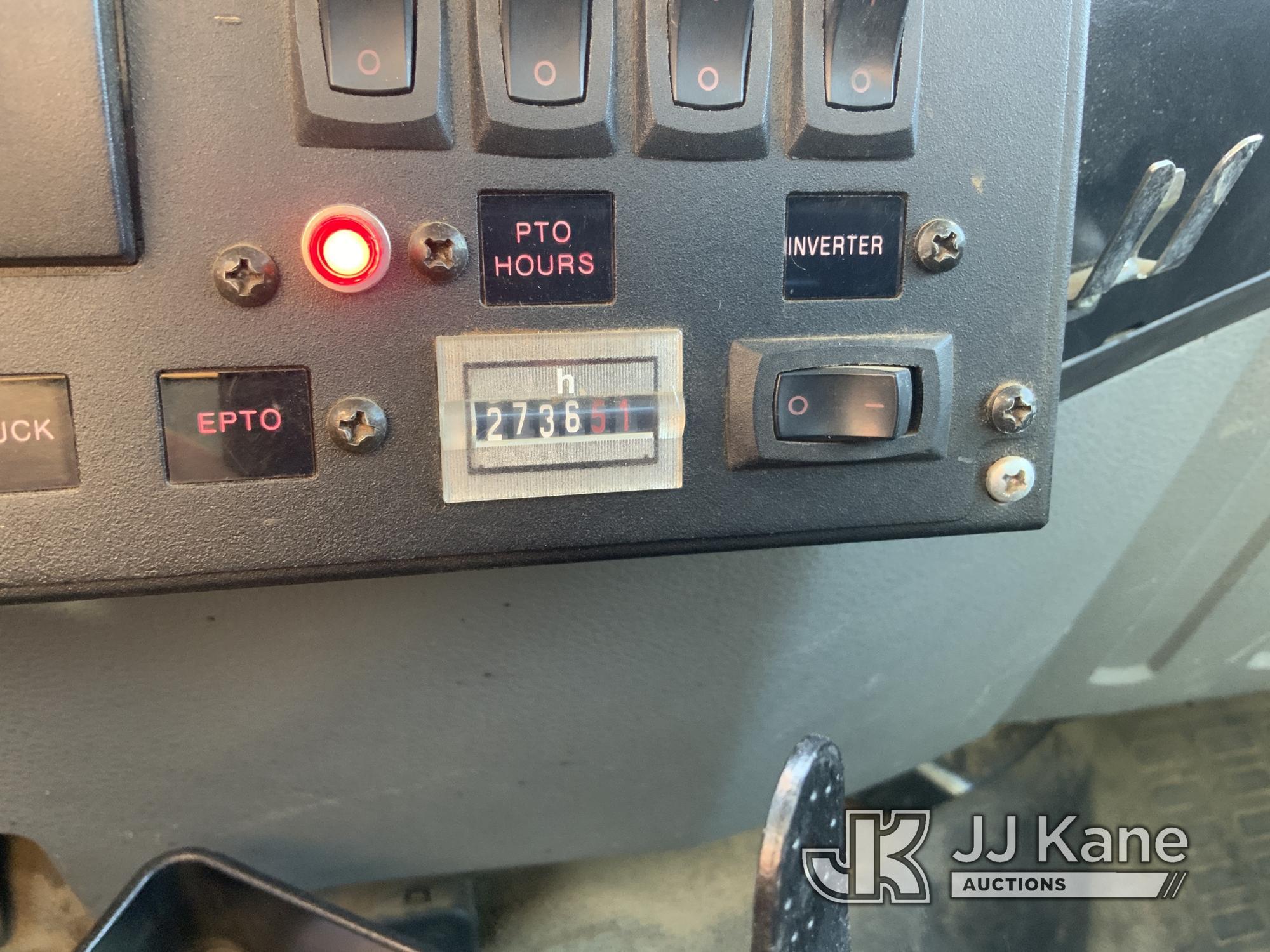 (Dixon, CA) Altec AT37G, mounted behind cab on 2012 Ford F550 4x4 Service Truck Runs & Moves, Upper