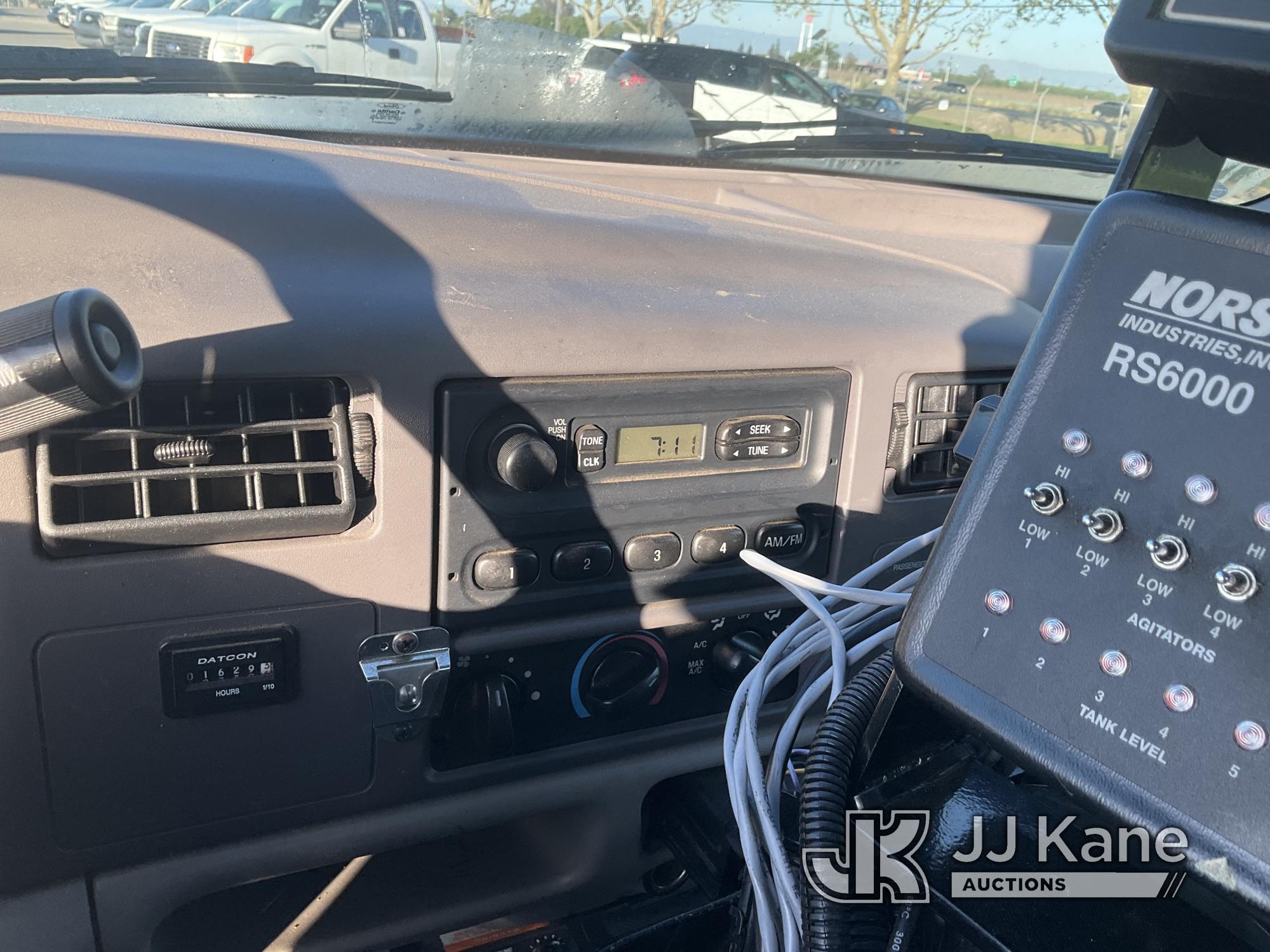 (Dixon, CA) 2001 Ford F450 4x4 Crew-Cab Service Truck Runs & Moves, Bad Charging System
