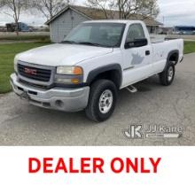 2003 GMC Sierra 2500HD Extended-Cab Pickup Truck Runs & Moves) (Paint Damage