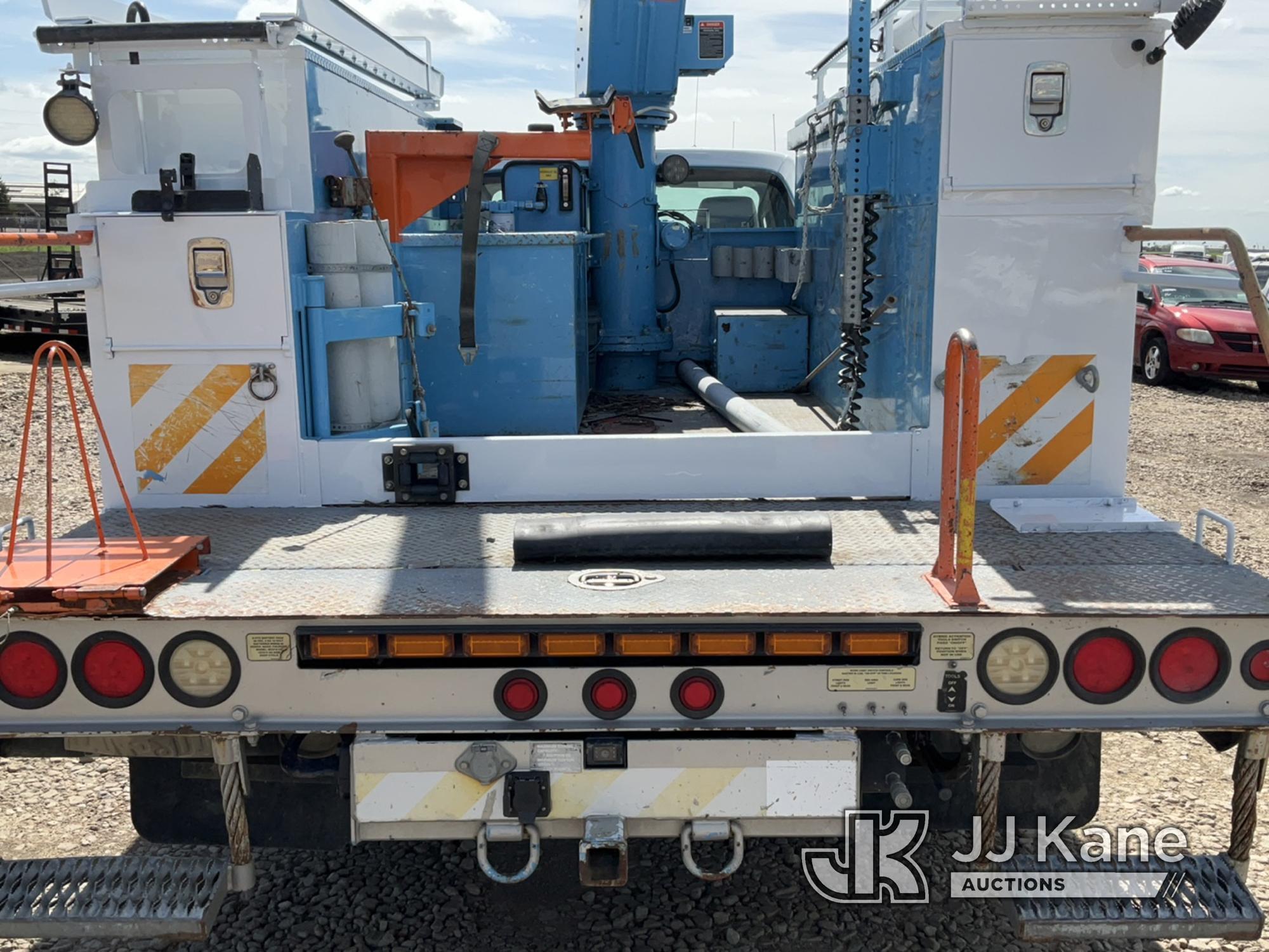 (Dixon, CA) Altec AT37G, mounted behind cab on 2011 Ford F550 4x4 Utility Truck Runs,Moves, & Operat