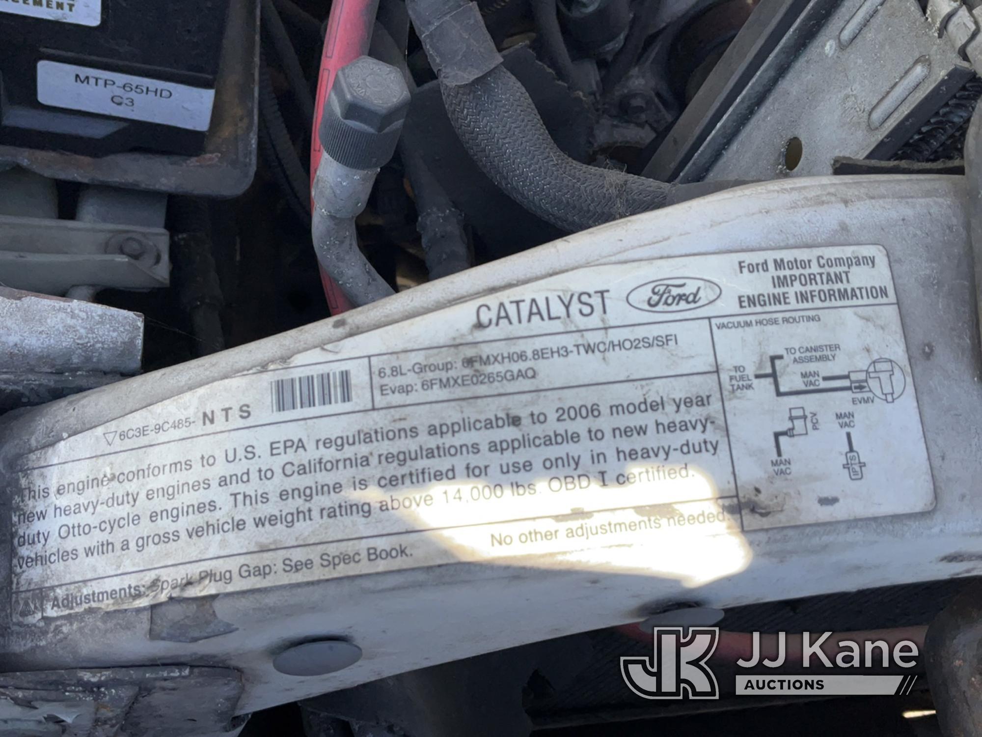 (Dixon, CA) Armlift A-TEL33-PM, mounted behind cab on 2006 Ford F450 Service Truck Not Running