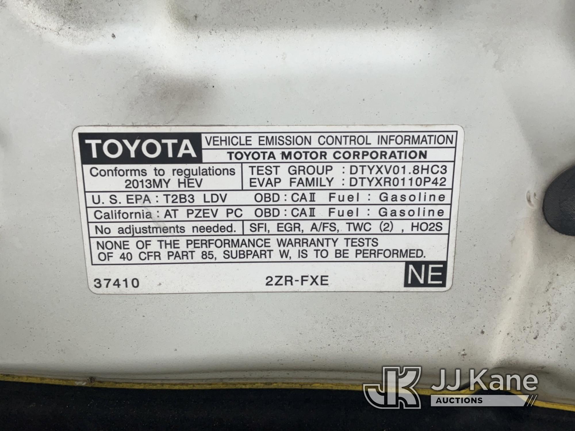 (Dixon, CA) 2013 Toyota Prius Hybrid 4-Door Hatch Back Runs & Moves) (Maintenance Light On