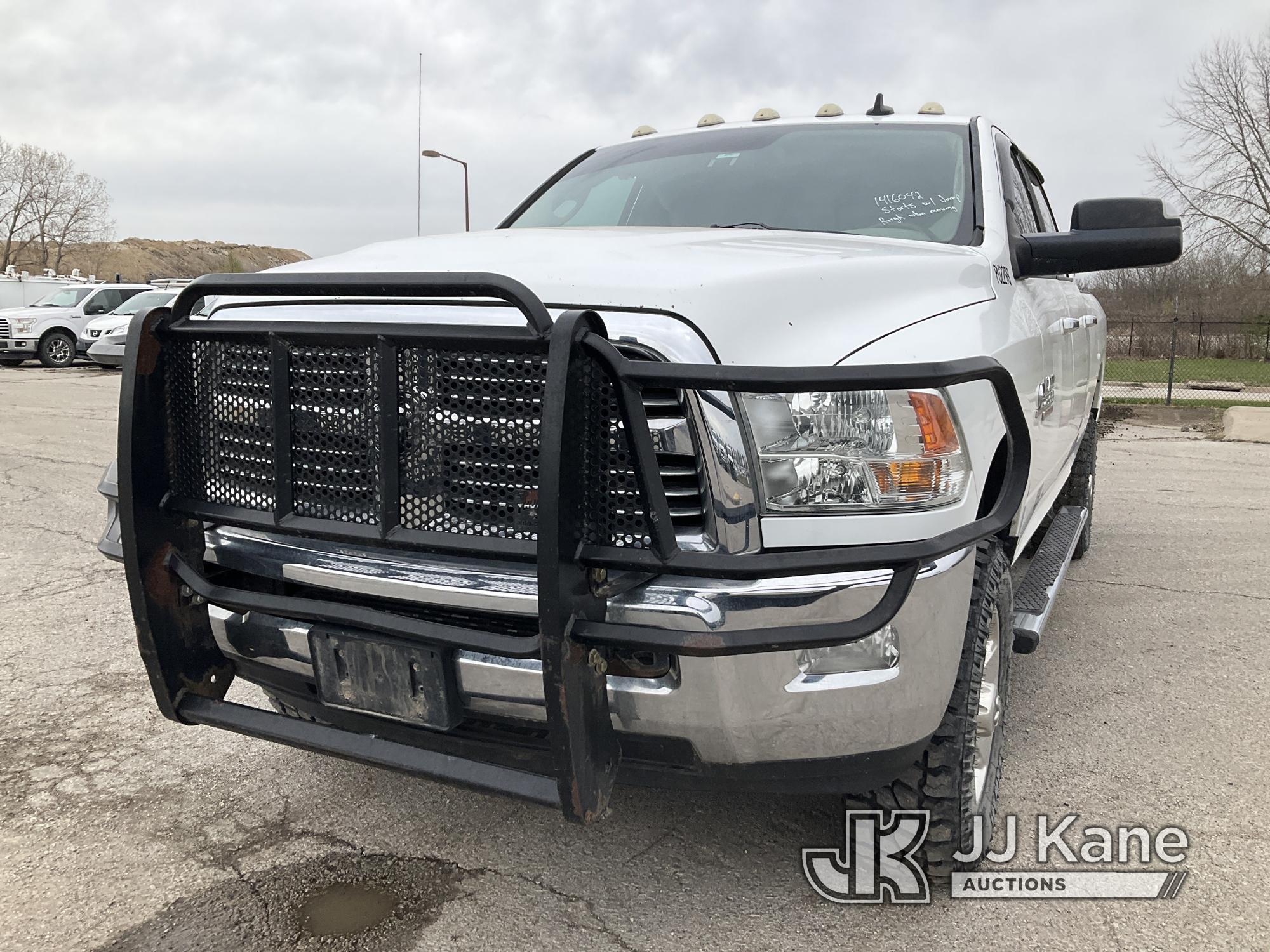 (Kansas City, MO) 2014 RAM 2500 4x4 Crew-Cab Pickup Truck Runs & Moves) (Cannot Be Driven Must Be To