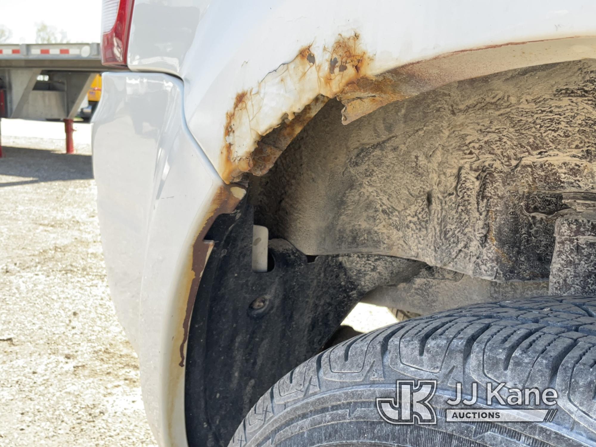 (South Beloit, IL) 2012 Ford Escape 4x4 4-Door Sport Utility Vehicle Runs & Moves) (Rust Damage, Pai