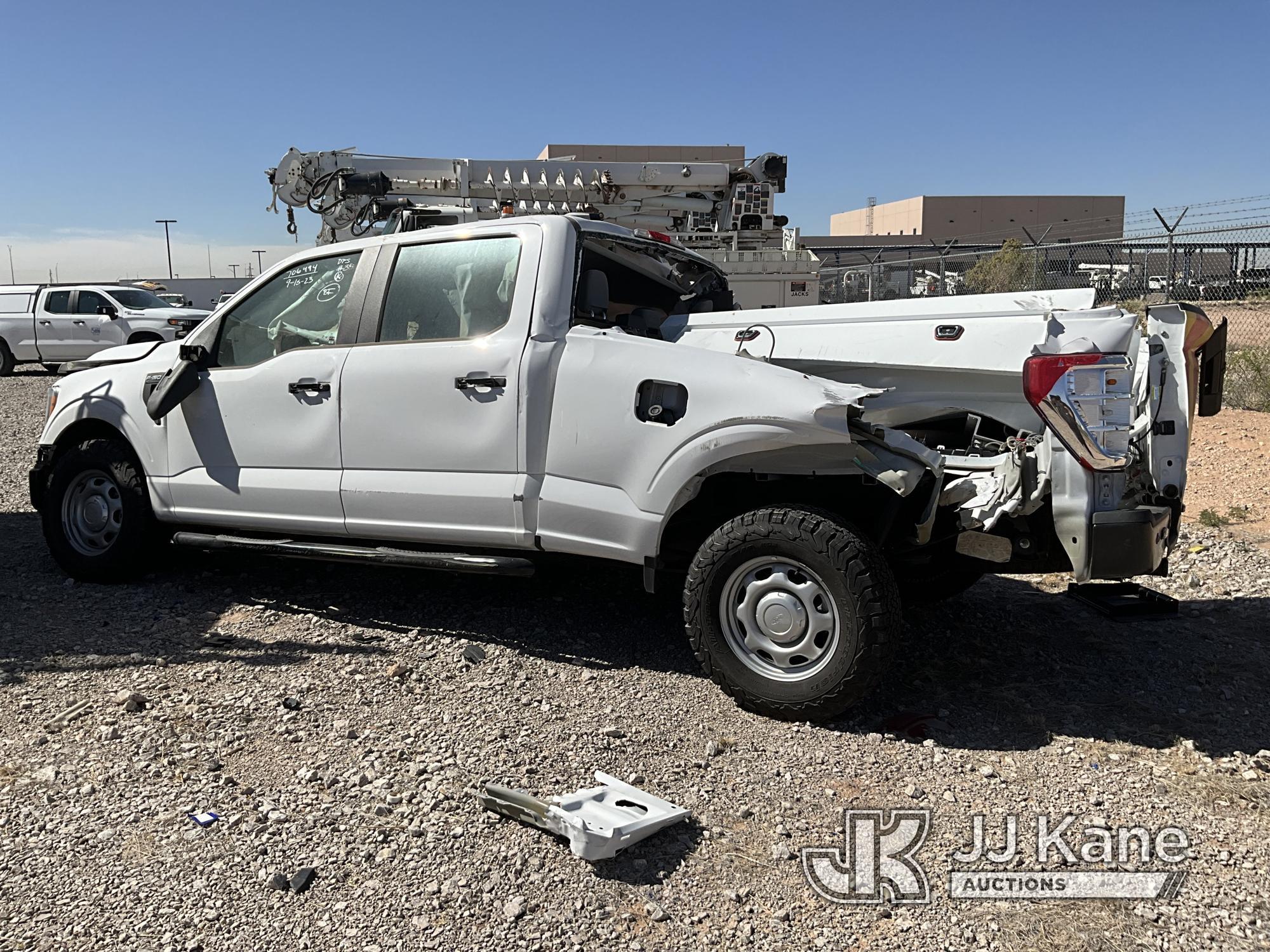 (El Paso, TX) 2022 Ford F150 4x4 Crew-Cab Pickup Truck Wrecked, Not Running Or Moving, Air Bags Depl
