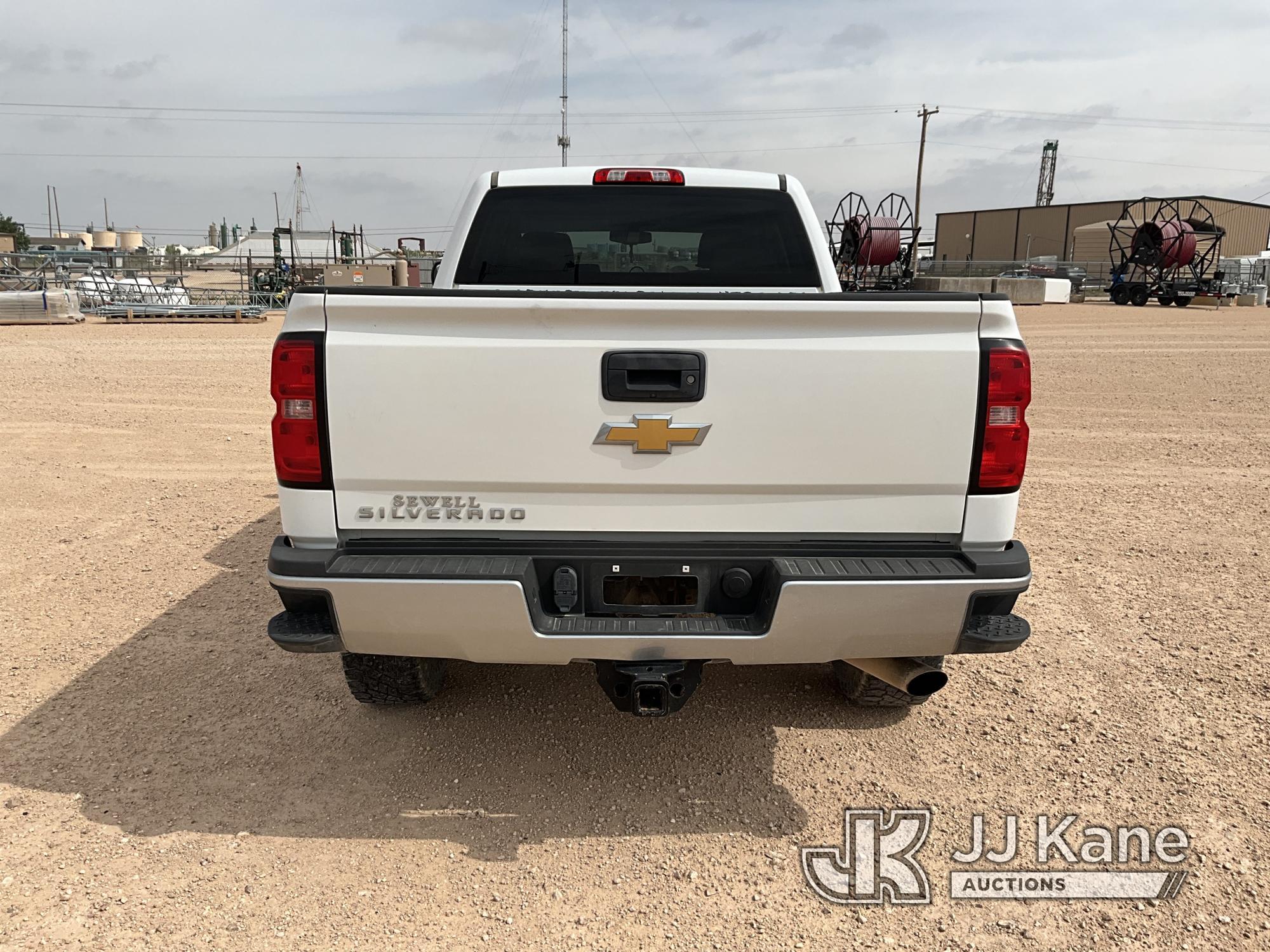 (Midland, TX) 2018 Chevrolet Silverado 2500HD 4x4 Extended-Cab Pickup Truck Runs & Moves) (Jump To S