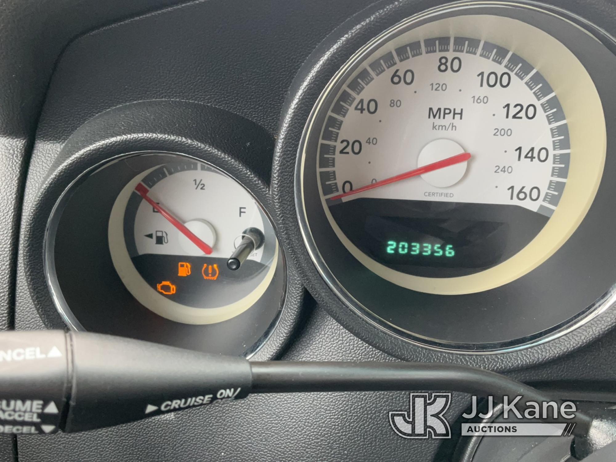 (South Beloit, IL) 2010 Dodge Charger 4-Door Sedan Runs & Moves) (Check Engine Light On, Rust Damage